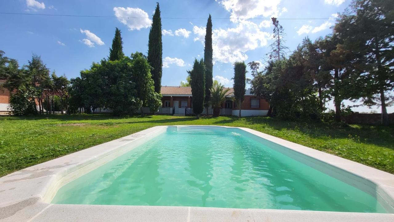 Hostal San Martín de Montalbán מראה חיצוני תמונה